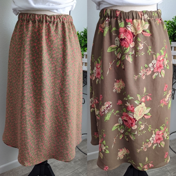 White Stag Dresses & Skirts - Vintage Reversible floral elastic waist skirt